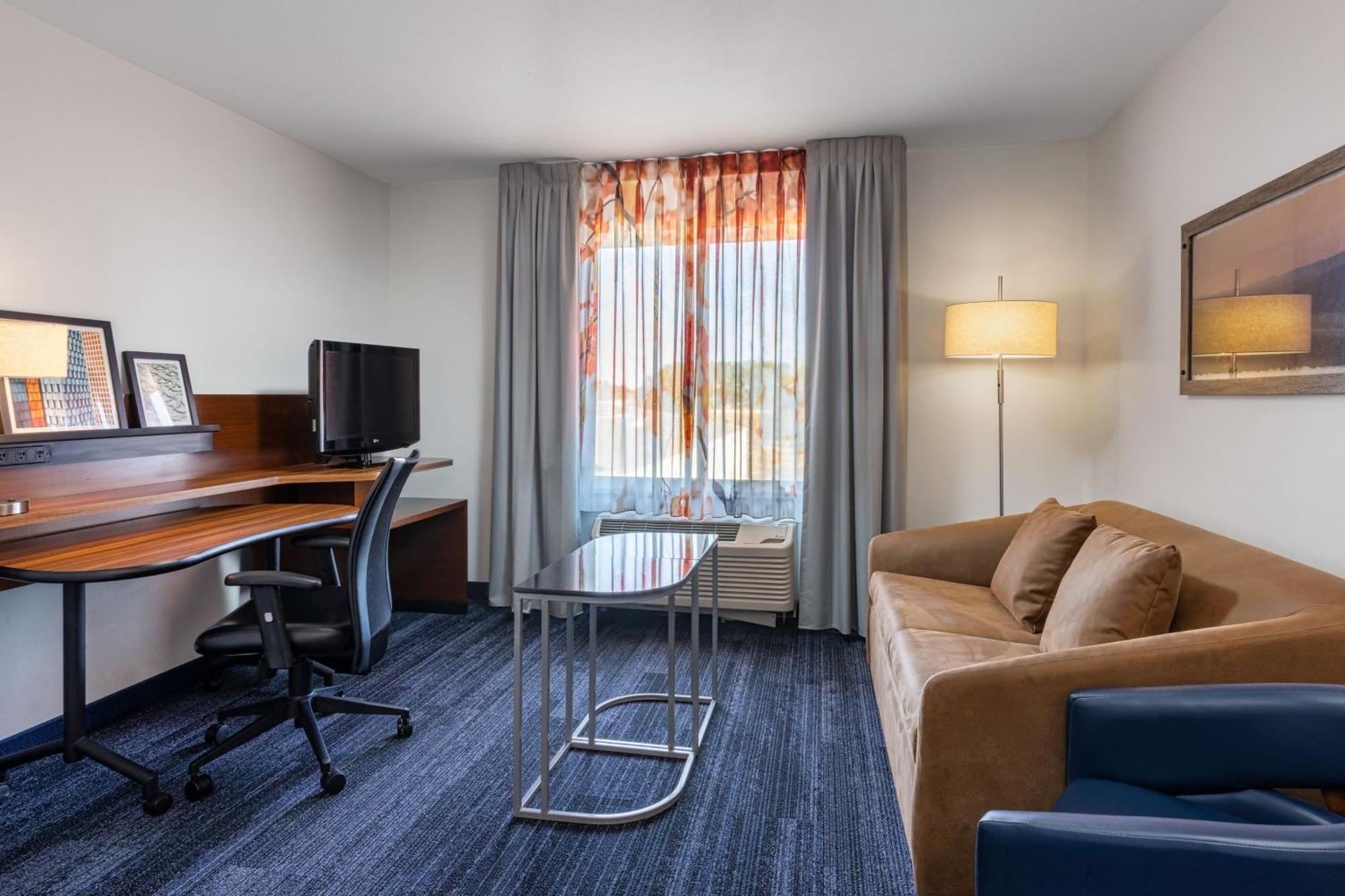 Fairfield Inn & Suites By Marriott Smithfield Exteriör bild