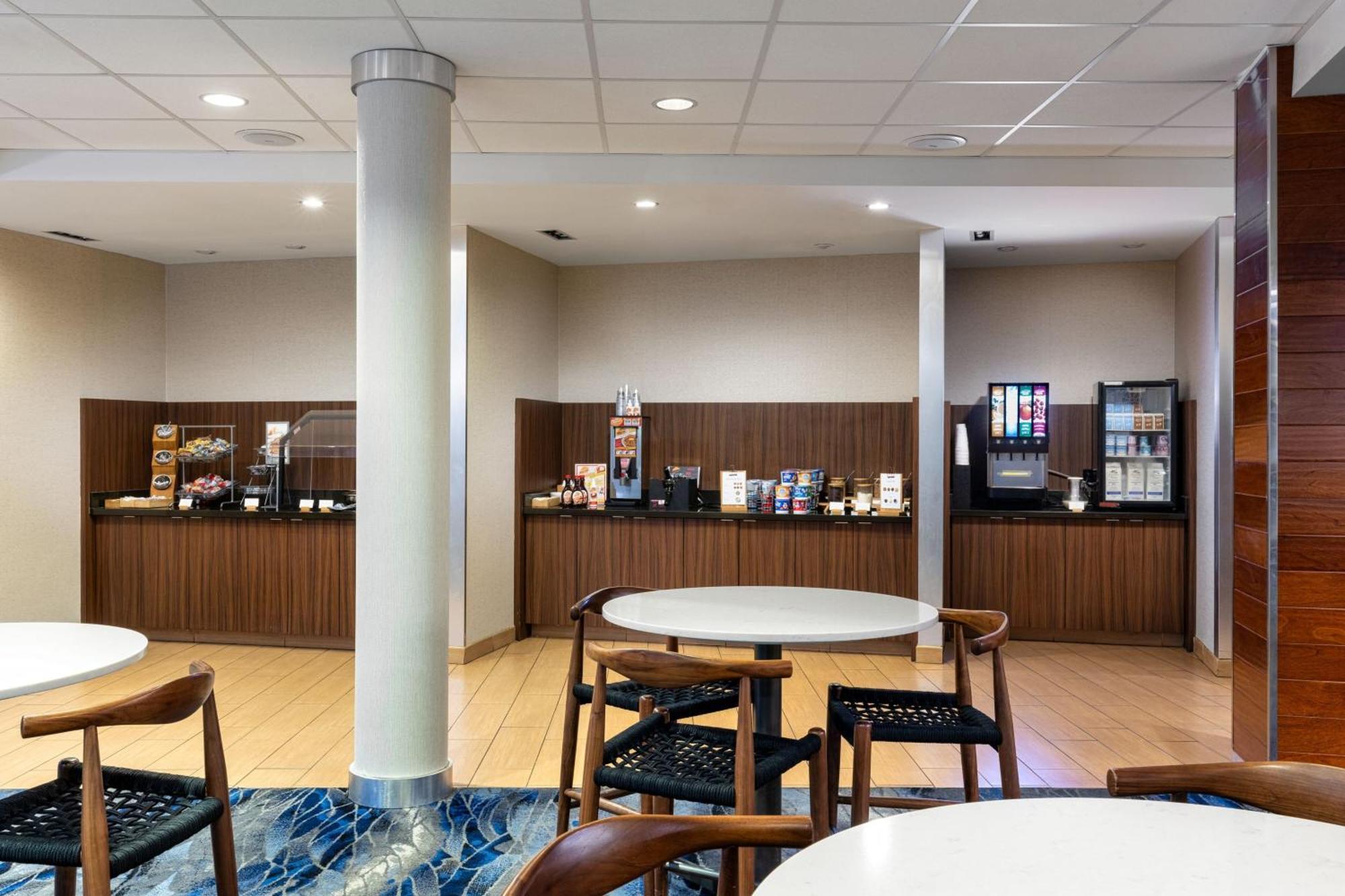 Fairfield Inn & Suites By Marriott Smithfield Exteriör bild