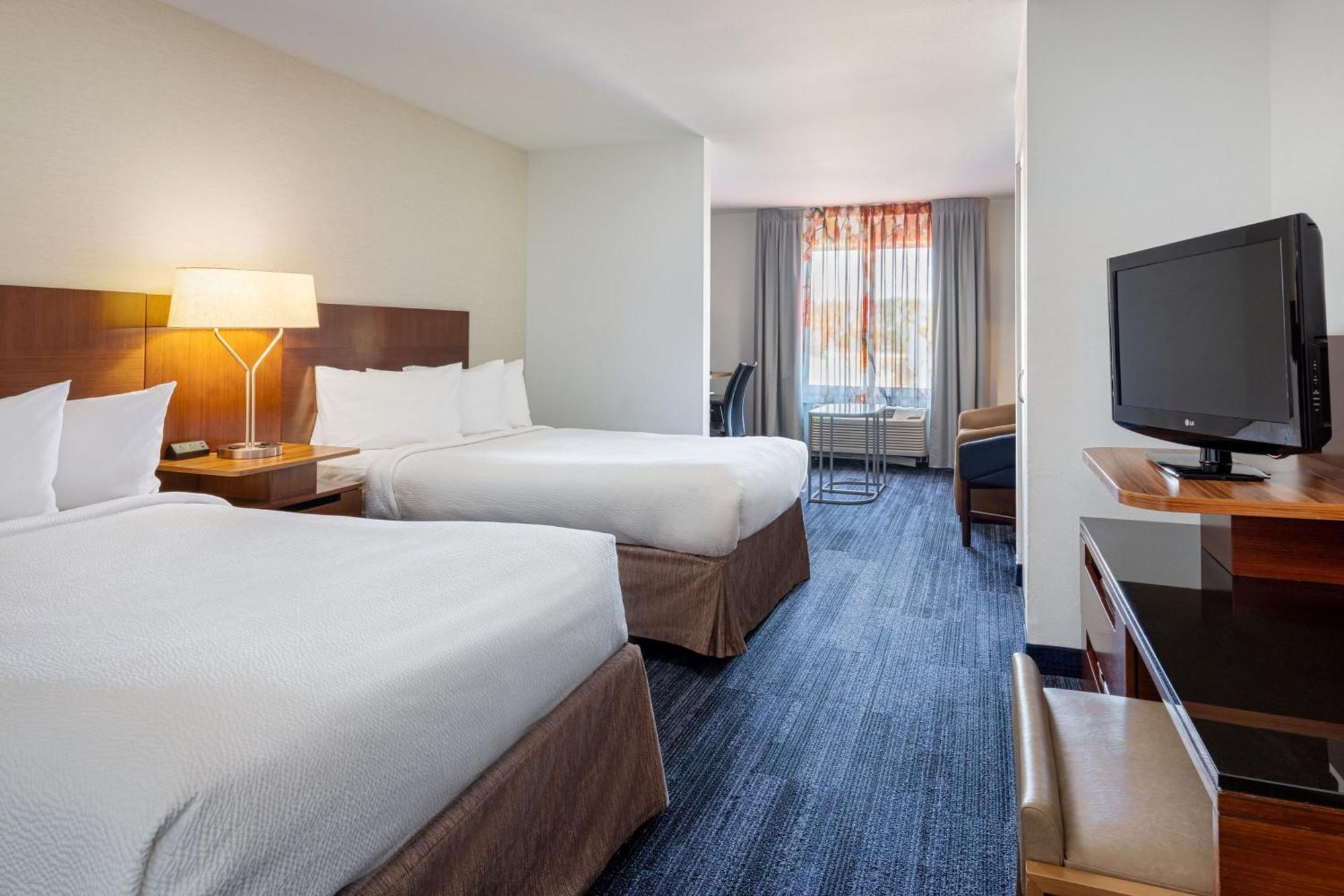 Fairfield Inn & Suites By Marriott Smithfield Exteriör bild