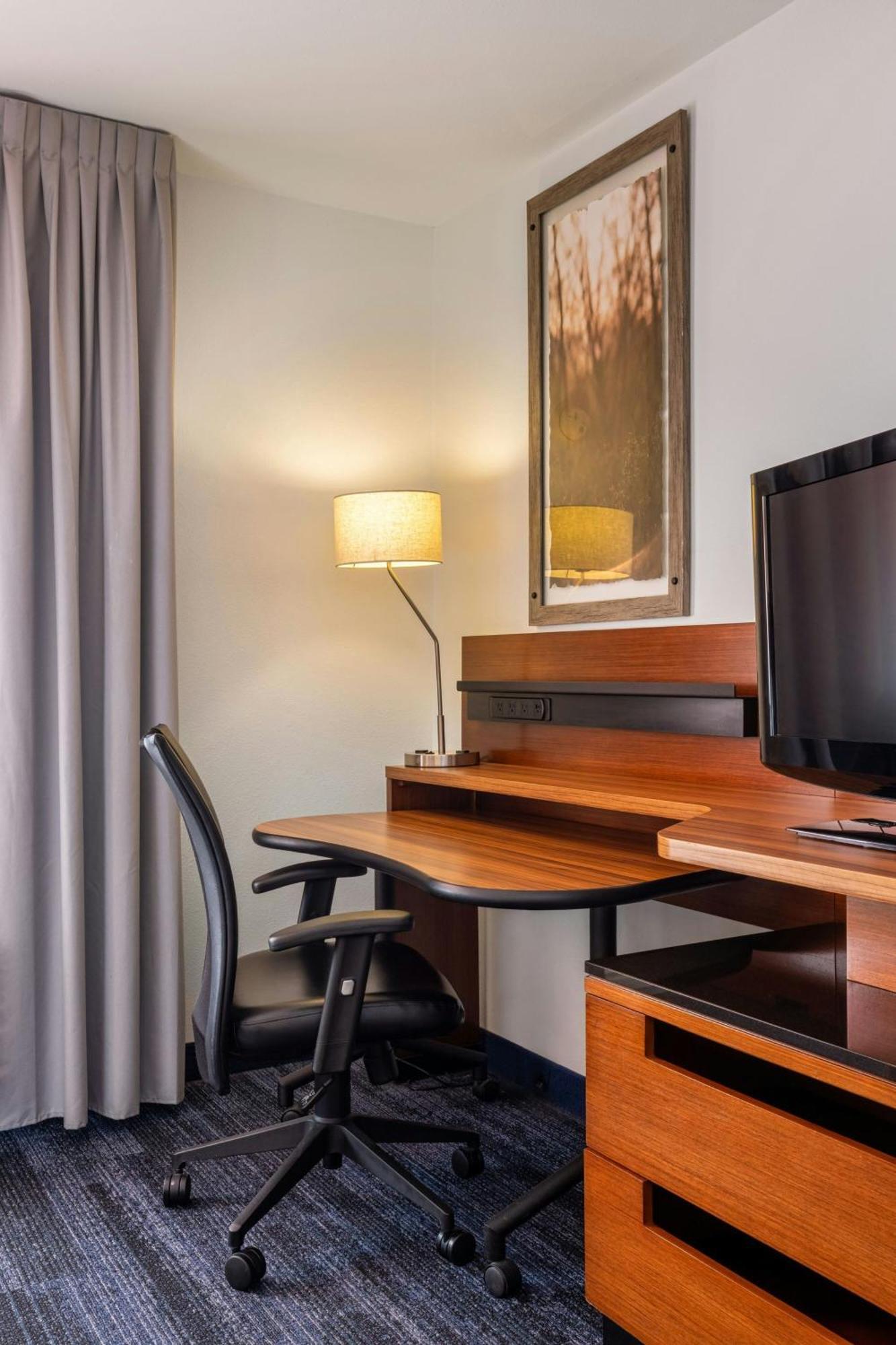 Fairfield Inn & Suites By Marriott Smithfield Exteriör bild
