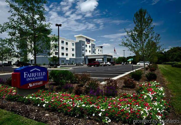 Fairfield Inn & Suites By Marriott Smithfield Exteriör bild